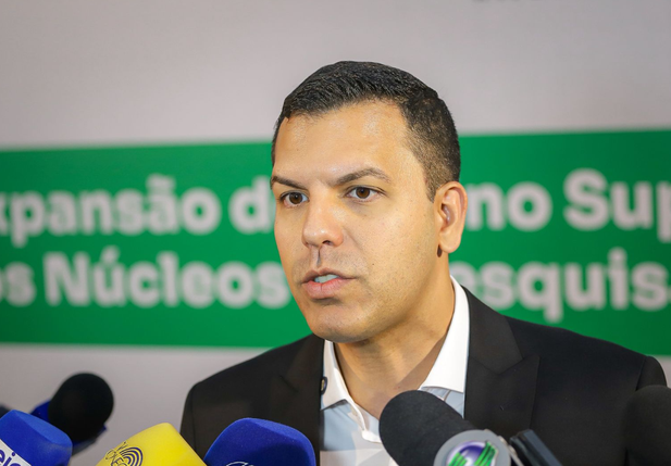 Secretário Rodrigo Torres