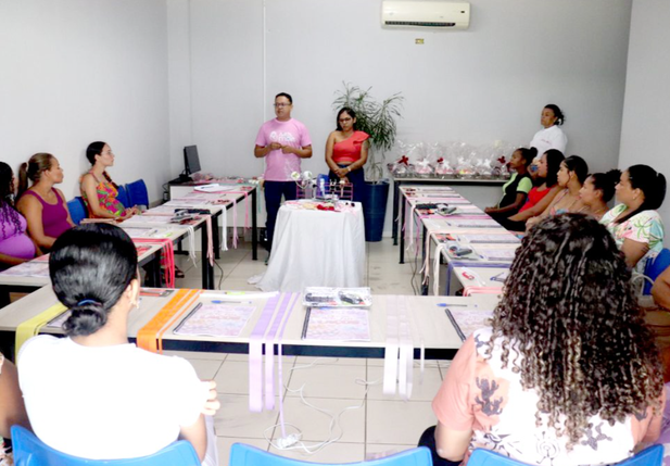 SEMTAS de São Raimundo Nonato promove oficina de artes em laços para gestantes