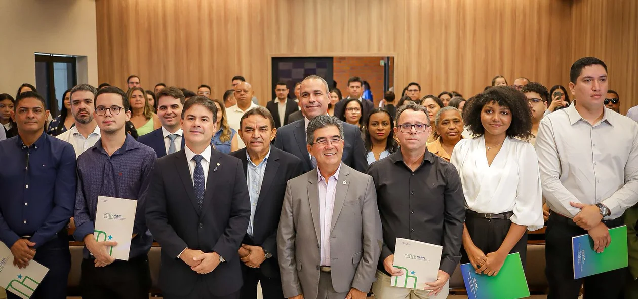 Severo Eulálio empossa novos servidores