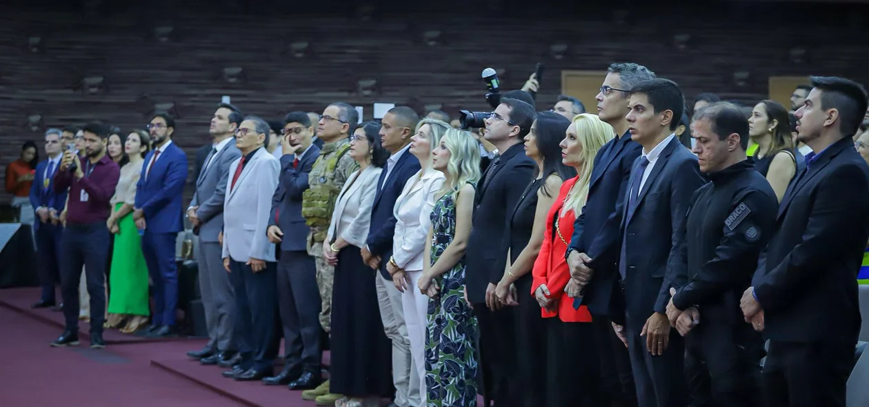 Solenidade em homenagem aos policiais civis do Piauí