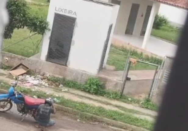 Suspeito flagrado praticando atos libidinosos contra uma criança no Parque Brasil 4