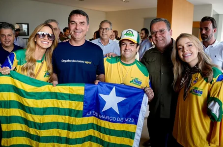 Tiago Junqueira com Flávio Bolsonaro