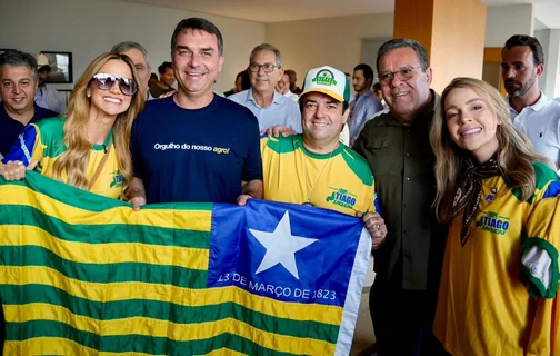 Tiago Junqueira com Flávio Bolsonaro