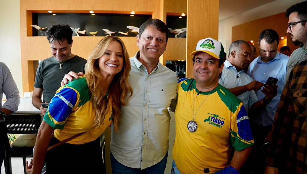 Tiago Junqueira com governador Tarcísio de Freitas