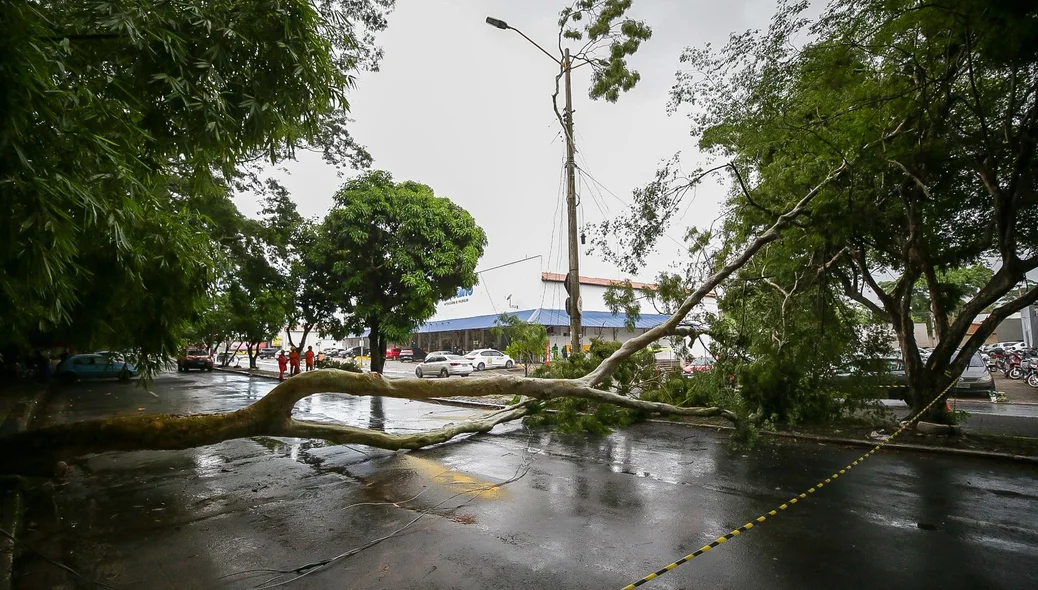 Tráfego no sentido Norte Sul foi bloqueado