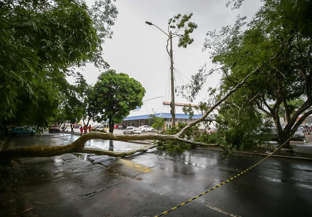Tráfego no sentido Norte Sul foi bloqueado