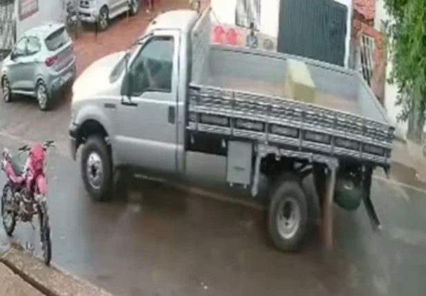 Veículo modelo F 250 roubado pelos criminosos em Batalha