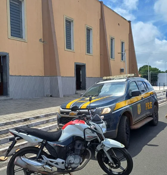 Veículo recuperado pela PRF