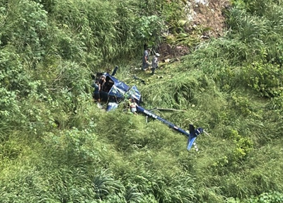 Vídeo mostra queda de helicóptero e resgate de quatro pessoas em Campina Grande