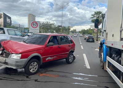Acidente na Avenida João XXIII