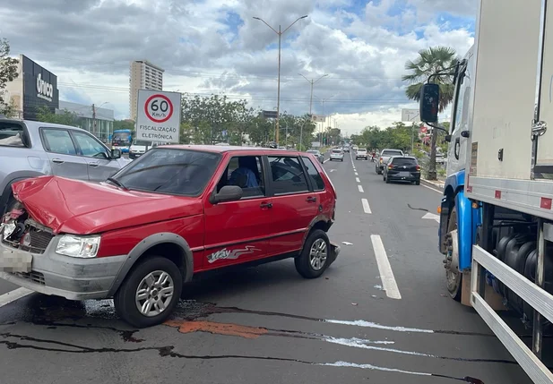 Acidente na Avenida João XXIII