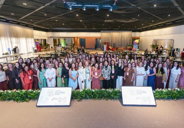 Ana Leide representa Lagoa do Barro em encontro estadual voltado à primeira infância