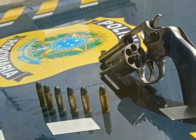 Arma de fogo foi abandonada peloa assaltante