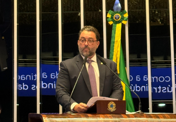 Átila Lira integra comissão que analisa fim da escala 6x1