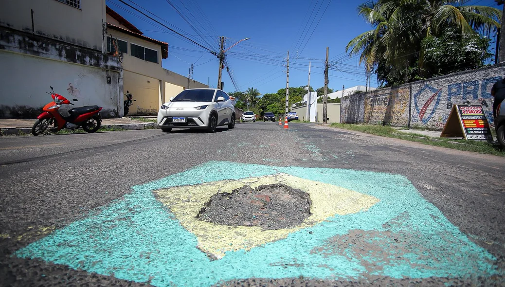 Buraco na zona sudeste de Teresina