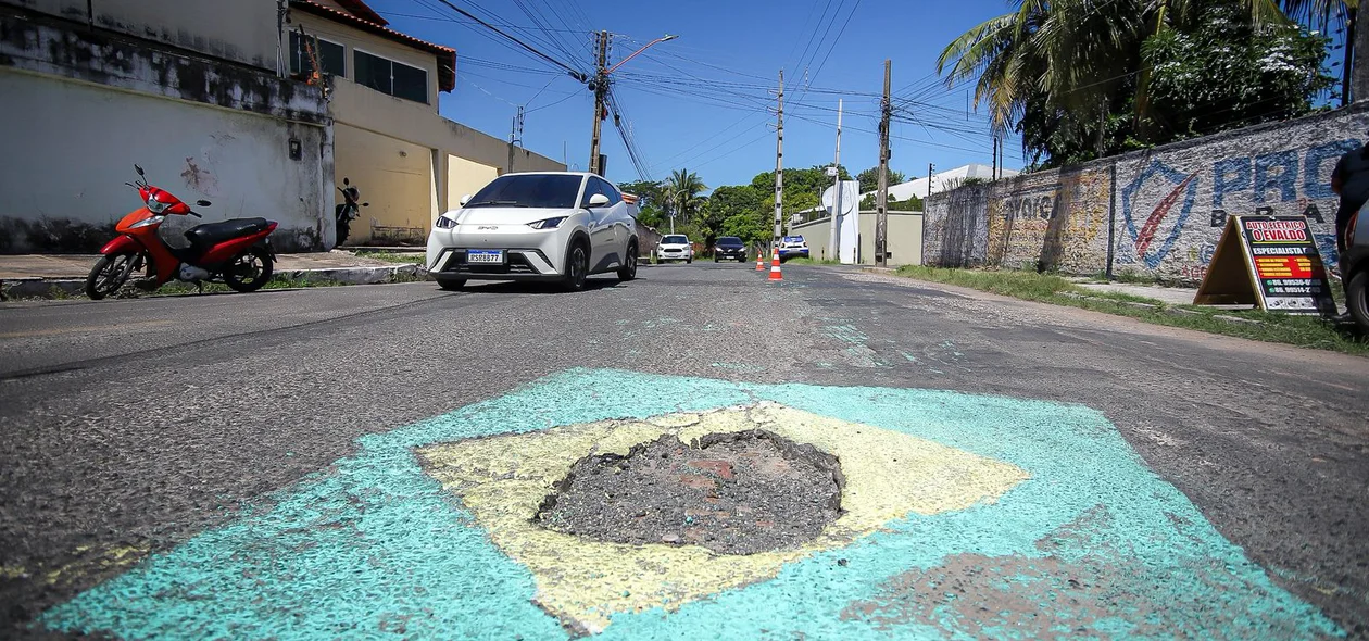 Buraco na zona sudeste de Teresina
