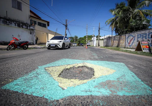 Buraco na zona sudeste de Teresina
