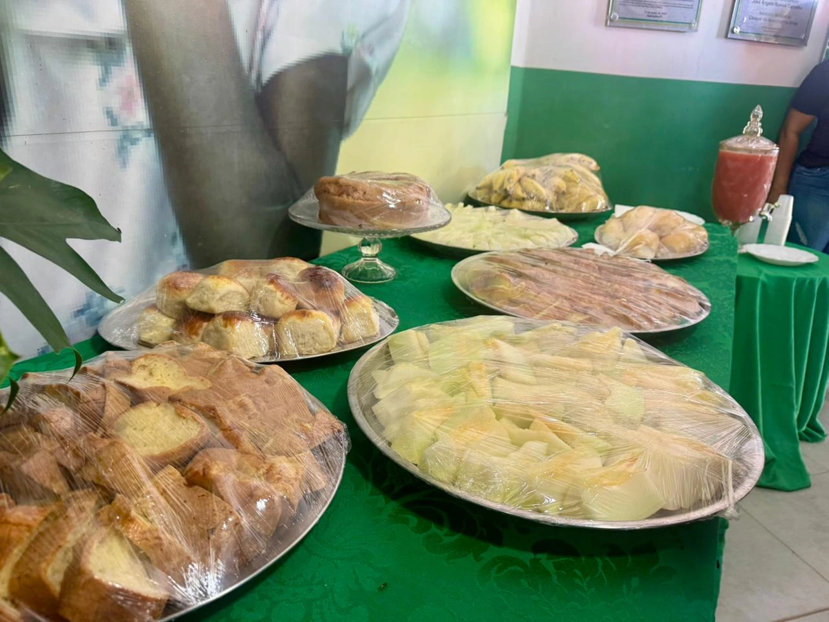 Café da manhã na Prefeitura de Esperantina em homenagem aos garis
