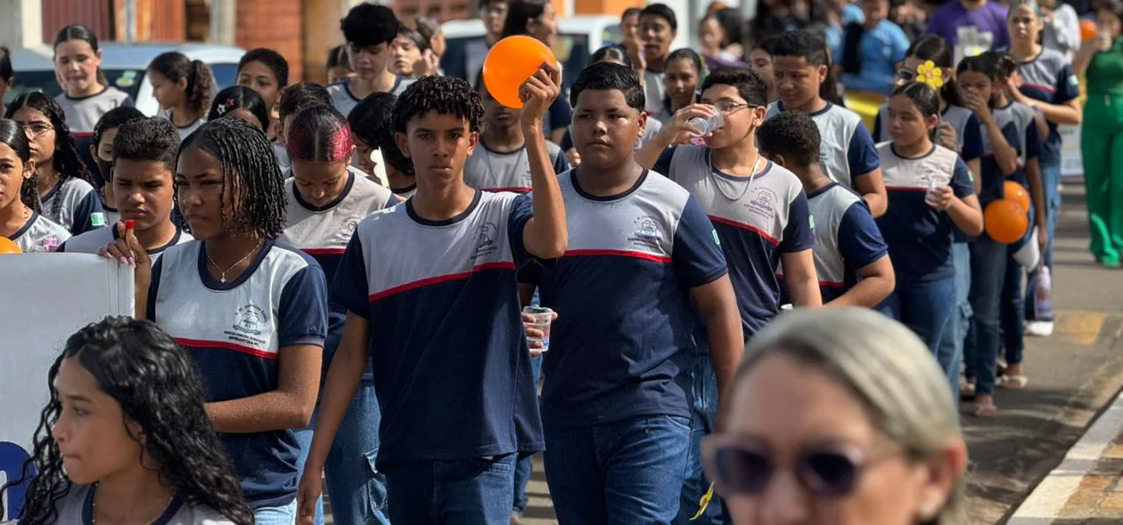 Caminhada do 18 de Maio reuniu estudantes, profissionais e autoridades no combate ao abuso infantil em Esperantina.