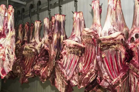 China suspende importação de carne de três frigoríficos brasileiros