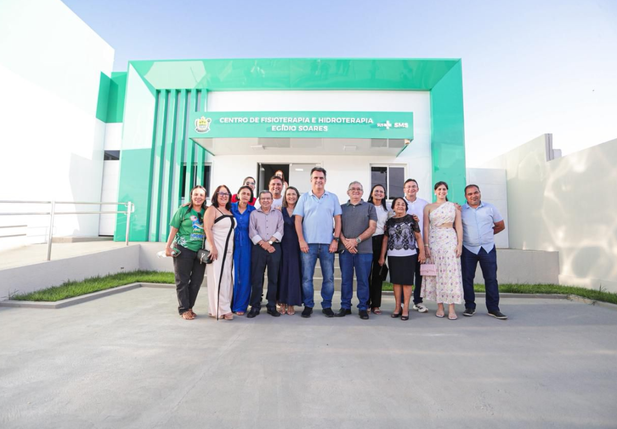 Ciro Nogueira inaugura centro de fisioterapia em Francinópolis