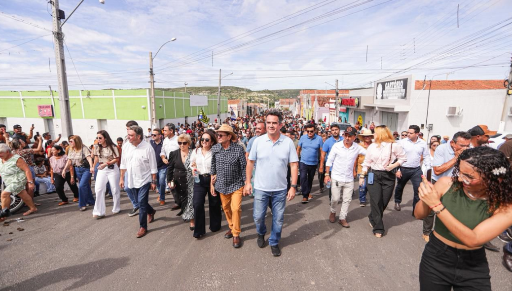 Ciro Nogueira participa da Festa do Vaqueiro e Agricultor