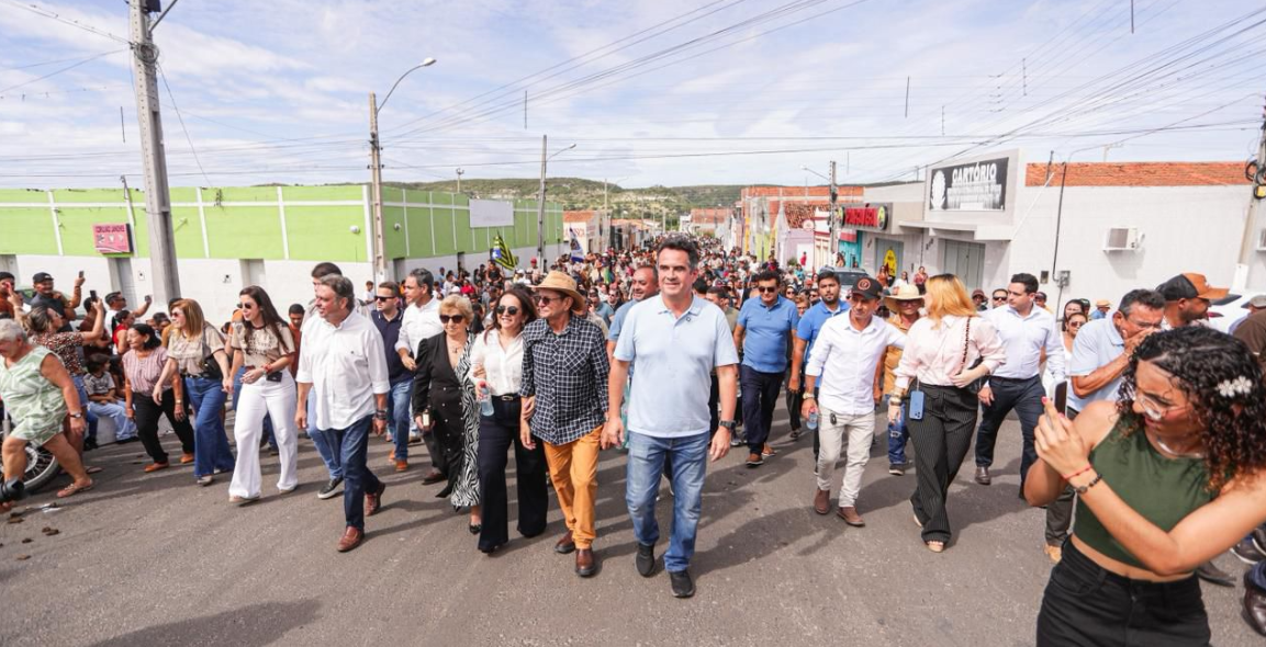 Ciro Nogueira participa da Festa do Vaqueiro e Agricultor