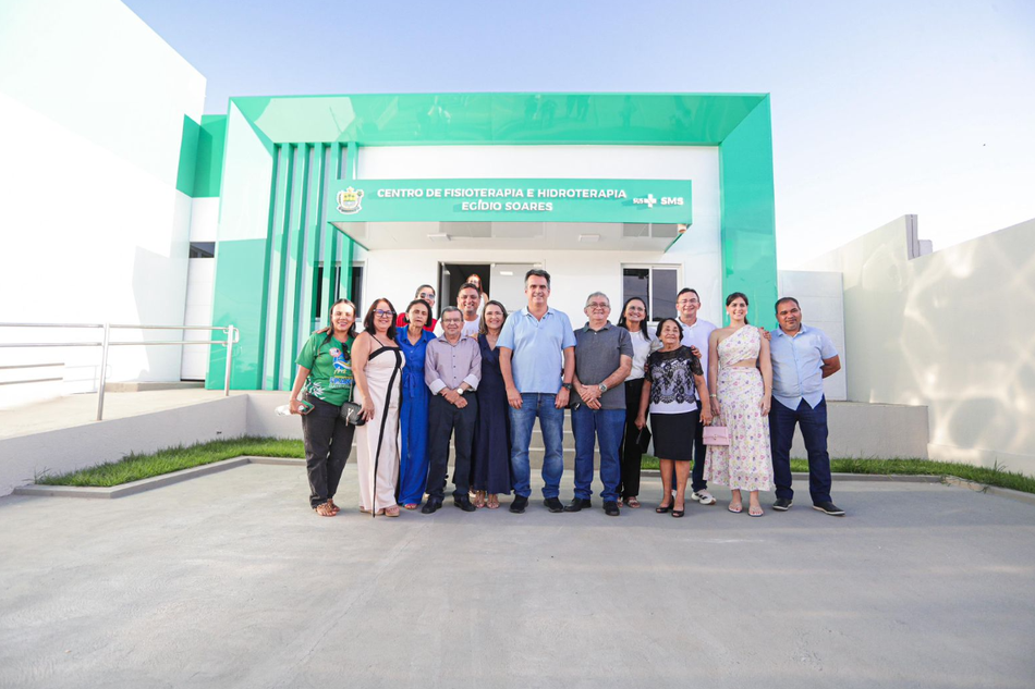 Ciro Nogueira participou da inauguração do Centro de Fisioterapia de Francinópolis