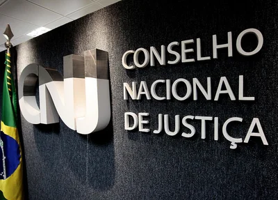 CNJ aprova contracheque único para juízes e mira supersalários