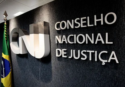 CNJ aprova contracheque único para juízes e mira supersalários