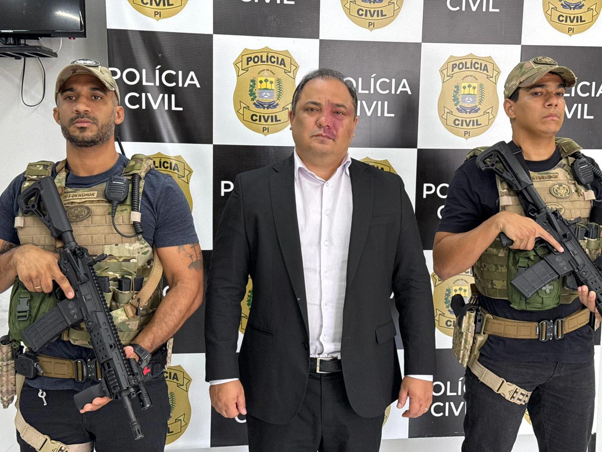 Delegado geral da Polícia Civil do Piauí, Luccy Keiko, e equipe da CORE