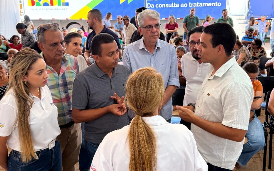 Deputado Dr. Francisco acompanha obras do Centro de Reabilitação e Carreta da Oftalmologia em Corrente