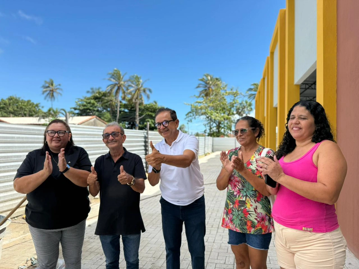 Deputado Dr. Hélio acompanha fase final das obras do Mercado Municipal de Luís Correia