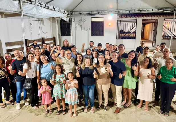 Deputado Dr. Hélio participa de encontro com lideranças e moradores de Ilha Grande