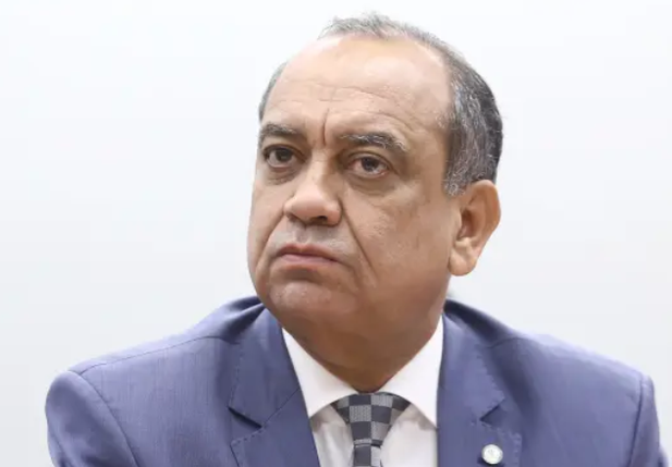 Deputado federal Max Lemos
