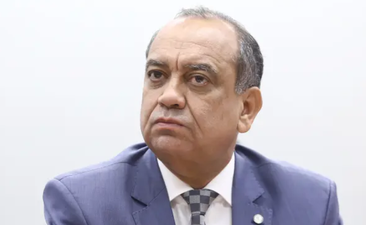 Deputado federal Max Lemos