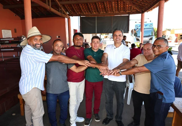 Deputado Gil Carlos em Manoel Emídio