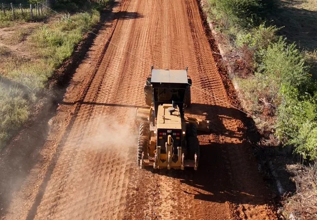 DER-PI inicia restauração de 90km da PI 144 conectando cinco cidades na região da Serra da Capivara