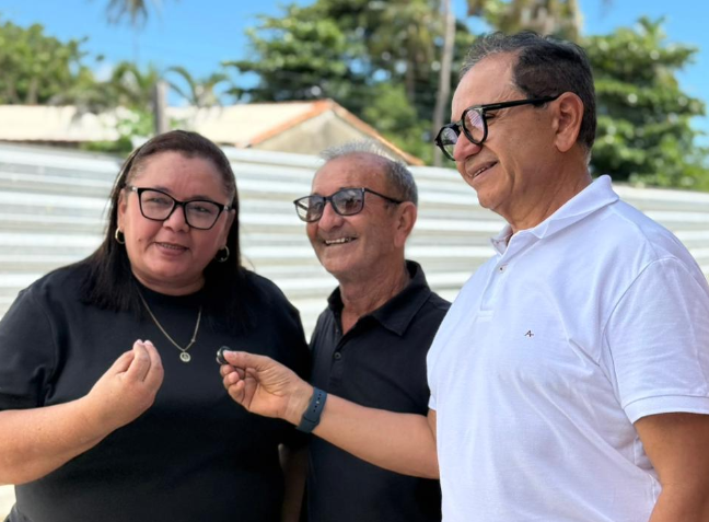 Dr. Hélio acompanha fase final das obras do Mercado Municipal de Luís Correia