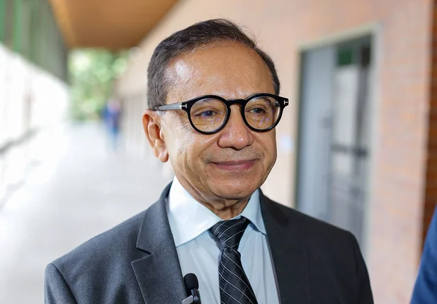 Dr. Hélio Oliveira
