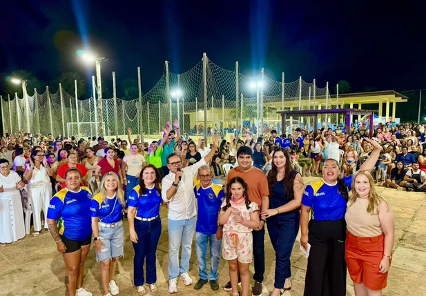 Dr. Hélio participa de ação do Dia das Mães