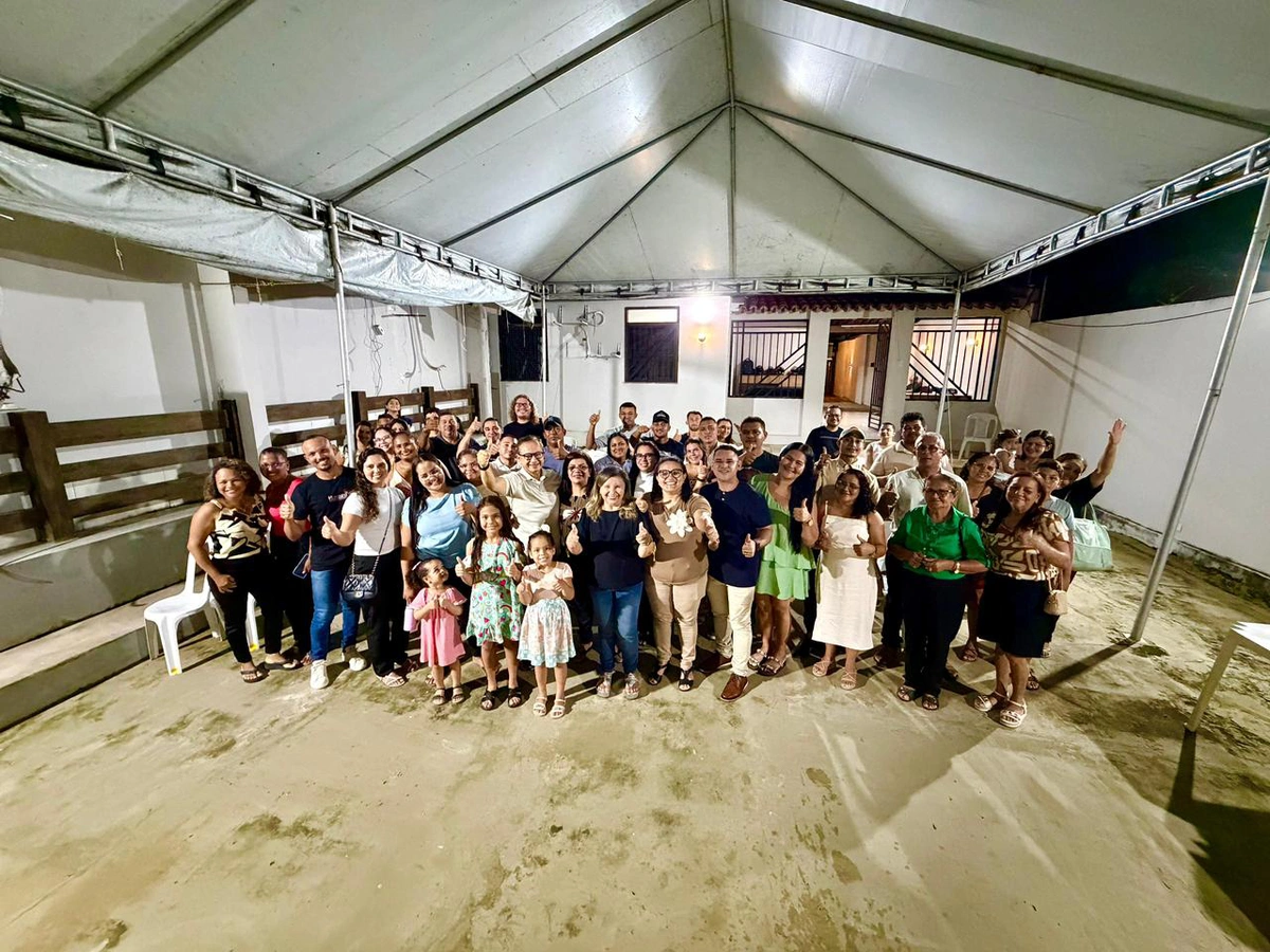 Dr. Hélio participa de encontro com lideranças e moradores de Ilha Grande