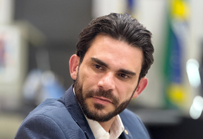 Deputado Dr. Marcus Kalume anuncia R$ 1 milhão para construção de praça e calçamento em Piripiri