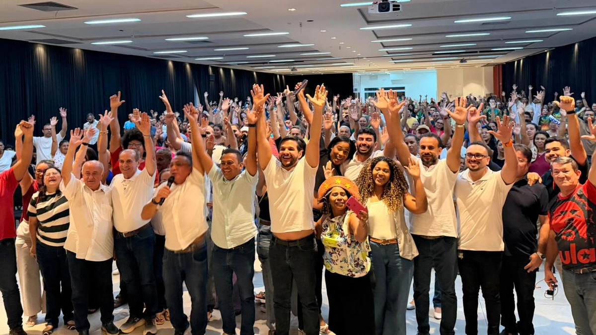 Draga Alana e Dudu reúnem lideranças no Centro de Teresina e reforçam projeto eleitoral para 2026