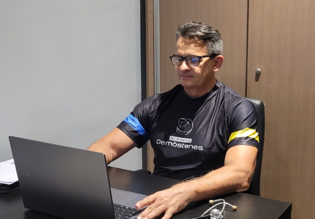 Emagrecer rápido demais pode lhe deixar com “cara de maracujá”