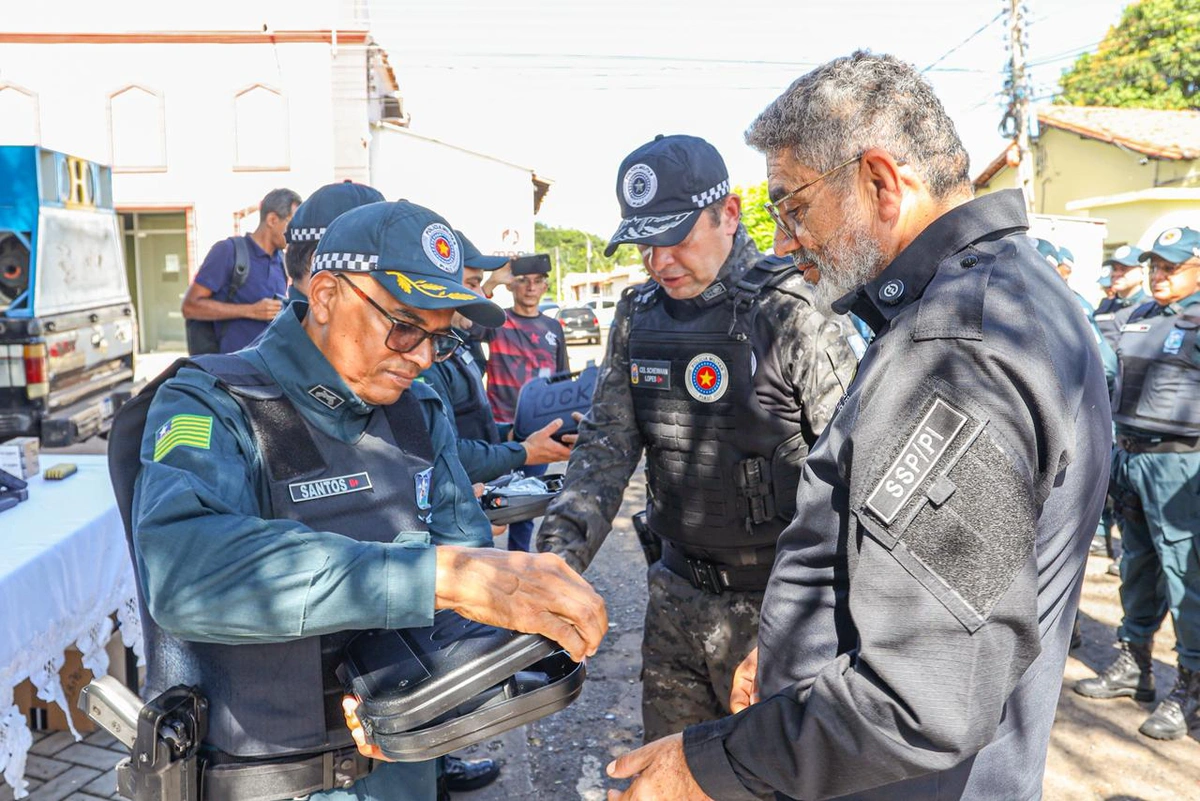 Entrega de armas de fogo para a PM