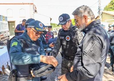 Entrega de armas de fogo para a PM
