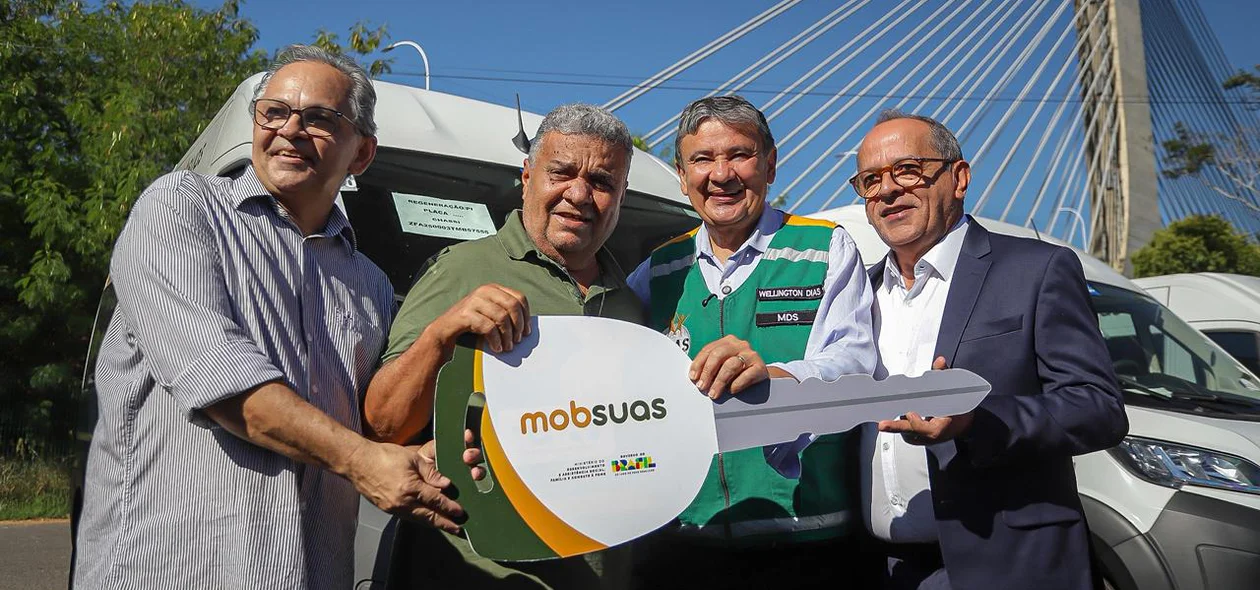 Entrega de veículos do MobSUAS