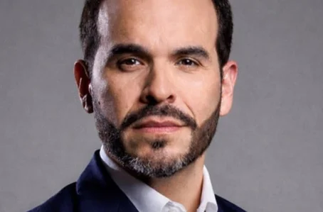 Espriella lidera primeiro turno no Colômbia