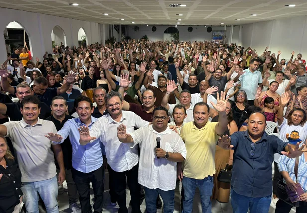 Evaldo Gomes participa do aniversário do vereador de Parnaíba Maksuel Brandão